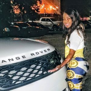 Meet your Posher, Edwina